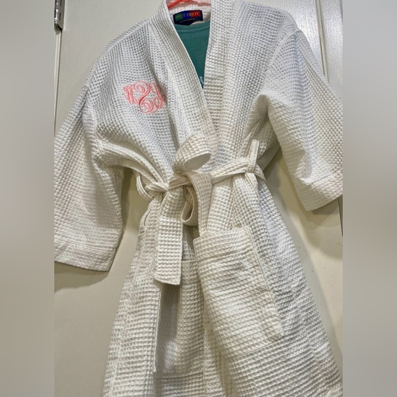 terrytown Other - FINAL PRICE💚EUC TERRYTOWN LOUNGEWEAR white robe